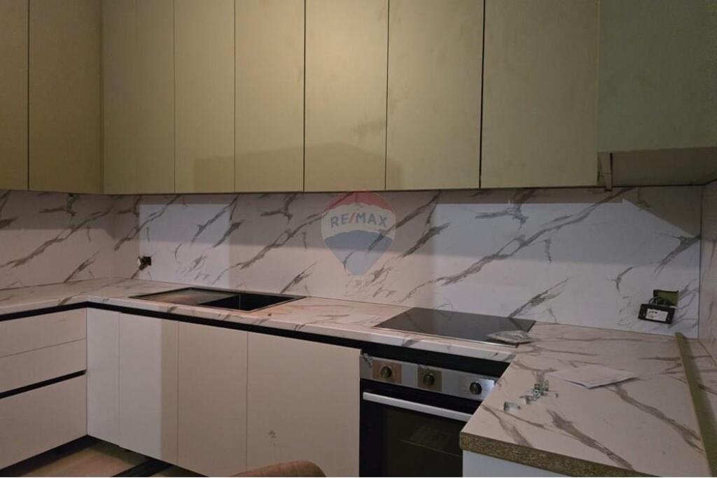 Jepet 2+1 me qira te Liqeni Thate