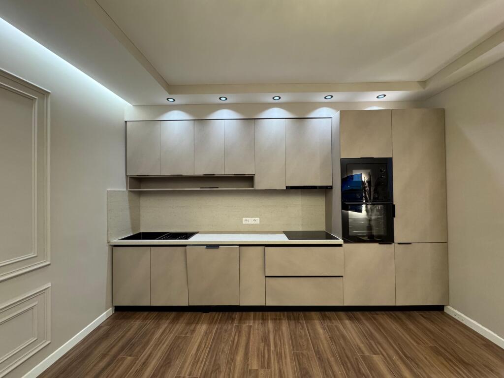 Apartament 2+1+2 per shitje, Prane Rruges se Kosovareve