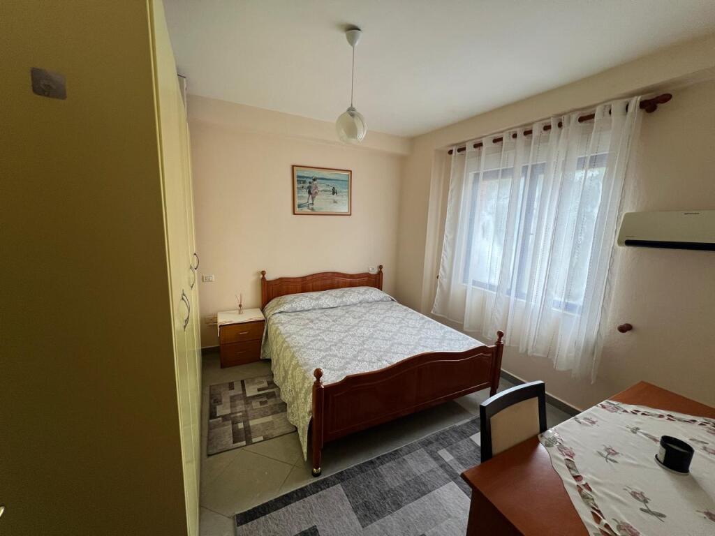 APARTAMENT 3+1 +2 PER QERA  PRAPA SHKOLLES GJERGJ KASTRIOTI.