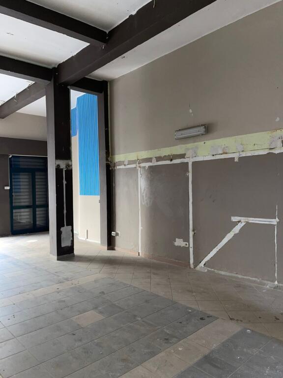 🏢 STORE FOR RENT ON EGNATIA STREET, DURRES