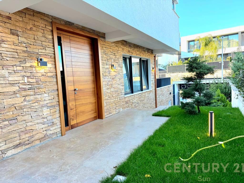 VILLA FOR SALE NEAR TEG 780,000 €