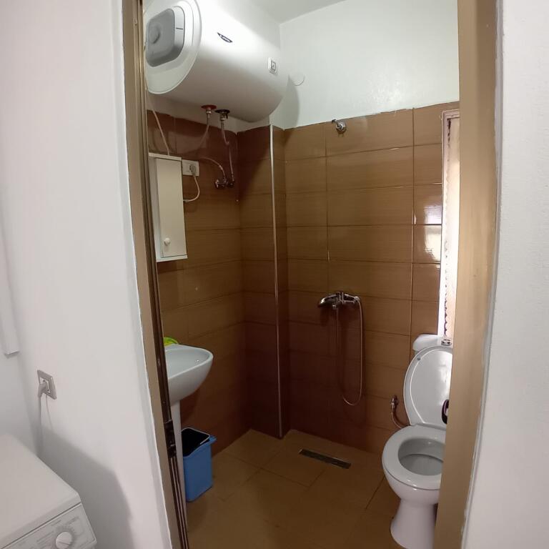 Apartament me qera 1+1- 📍Rruga 5 Maj