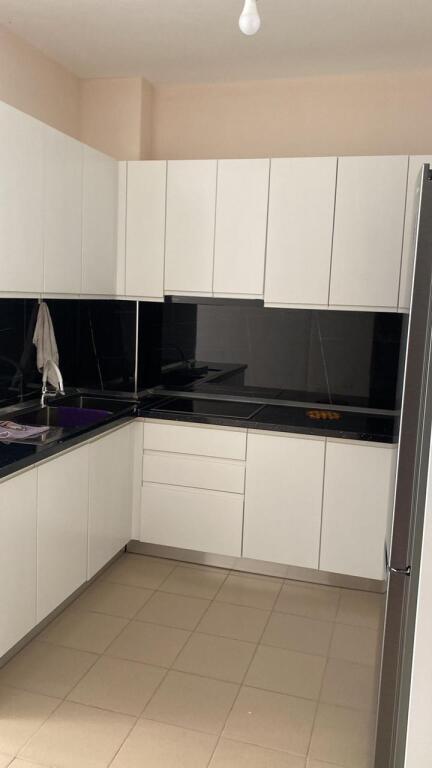 Appartamento 2+1 dietro Casa Italia, pronto per abitare.