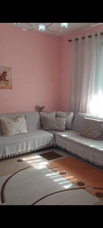🏠 Apartament me qira – Ali Demi (afër fushës së sportit)