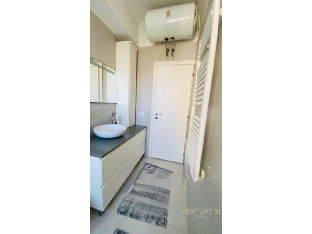 Shitet Apartament 2+1 në zonën e “21 Dhjetorit”, Tiranë!