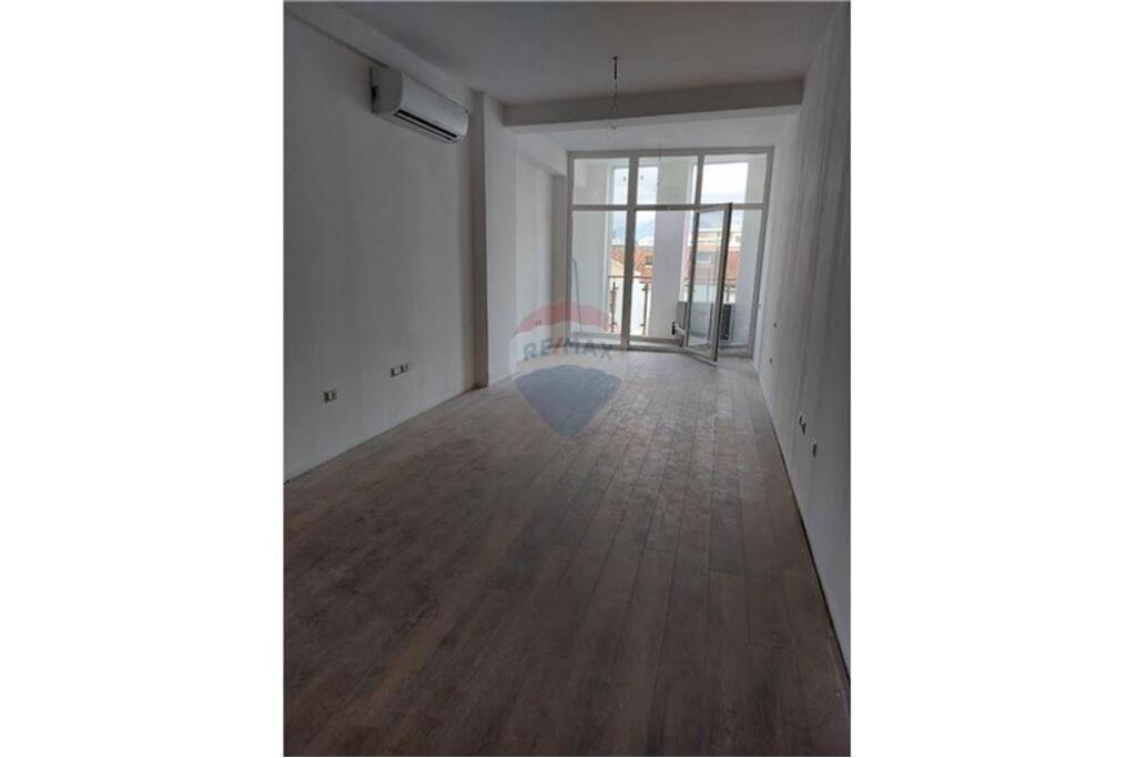 OFFICE 1+1 FOR RENT NEAR THE PARIS MUNICIPALITY !