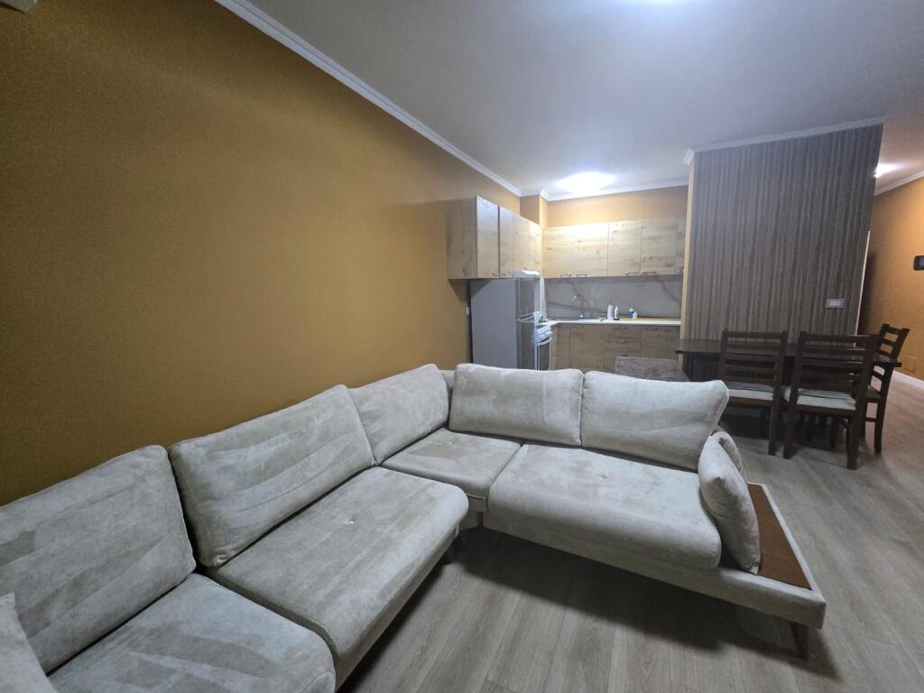 Apartament me qira tek Komuna e Parisit