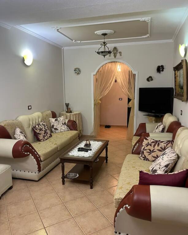 Apartament 2+1+1 Ballkon te 21 dhjetori me qera