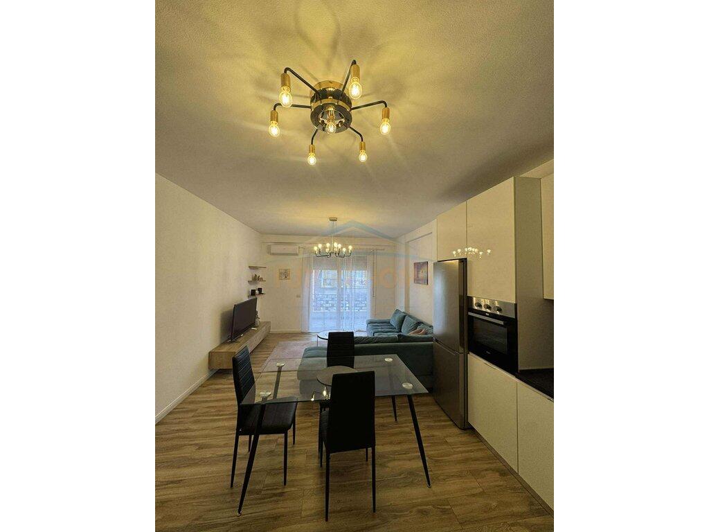 Rent, Apartment 2+1 Tirana Golden Park, Tirana 550 €,UNA59379