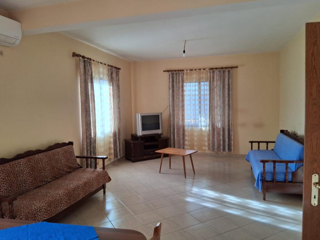 Apartament 2+1 me qira në Qyteti Studenti, Tiranë