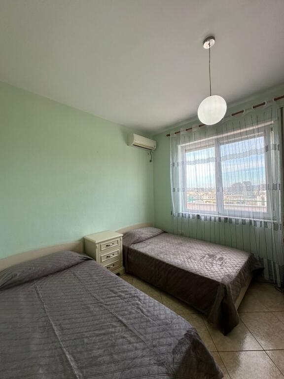 Kopshti Zoologjik 3+1 me verande/ Qera