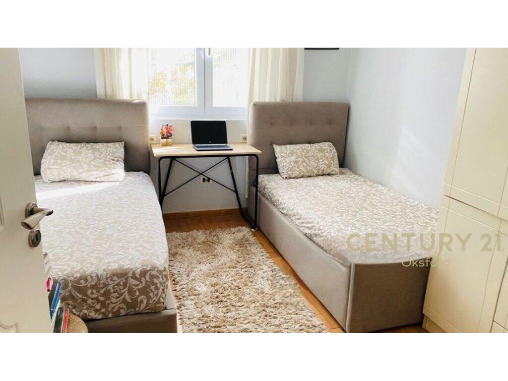 Shitet Apartament 2+1 në zonën e “21 Dhjetorit”, Tiranë!