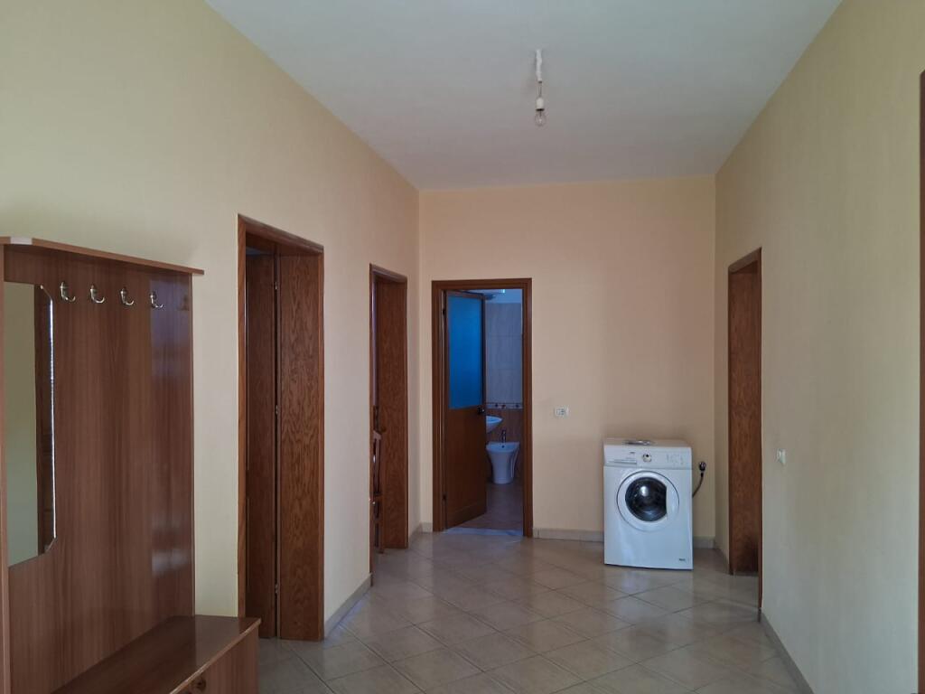 Apartament 2+1 me qira në Qyteti Studenti, Tiranë