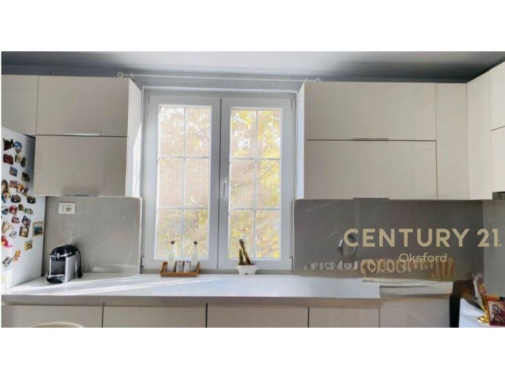 Shitet Apartament 2+1 në zonën e “21 Dhjetorit”, Tiranë!