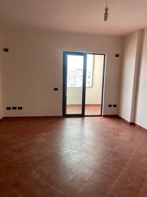 VENDESI APPARTAMENTO 1+1 MARKATA DURRES