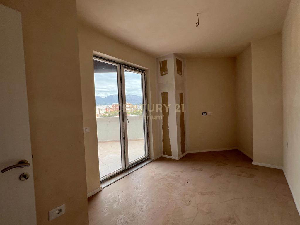 🏡 FOR SALE 2+1 APARTMENT WITH VERANDA – NEAR THE UNITED SCHOOL