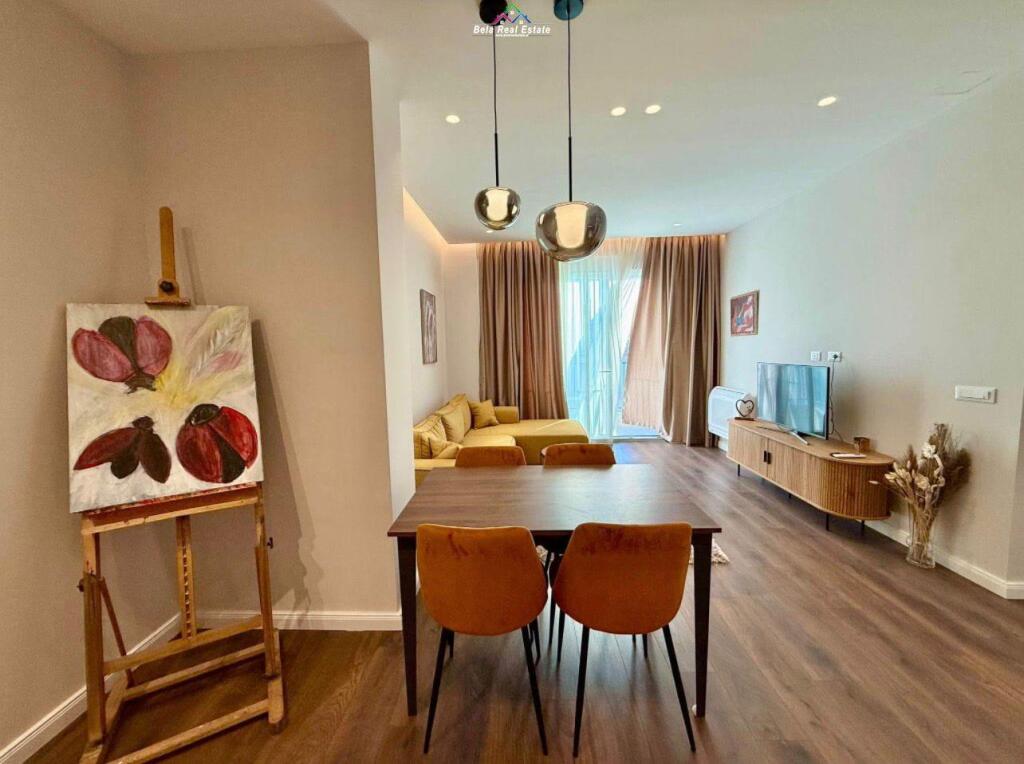 Apartament Me Qera 2+1 Tek Komuna e Parisit (ID B2201512) Tirane