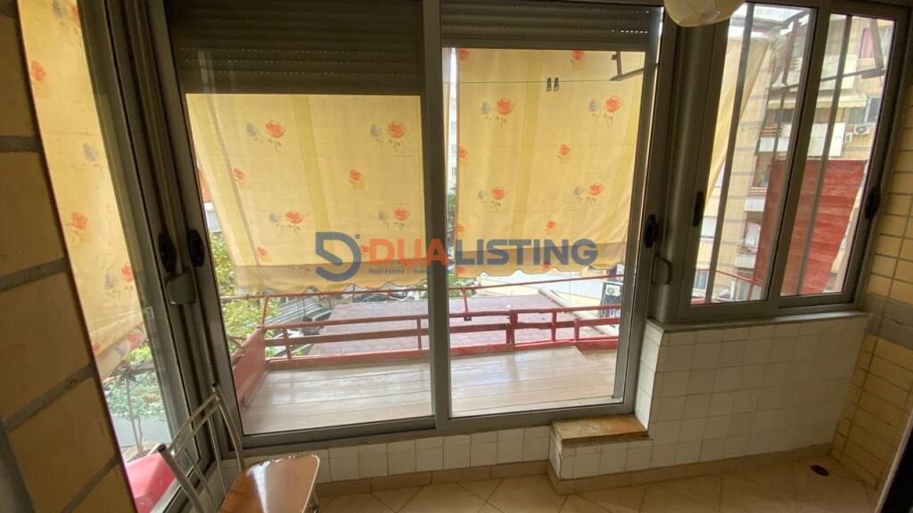 Apartament 2+1 me qera ne zonen e Astirit !