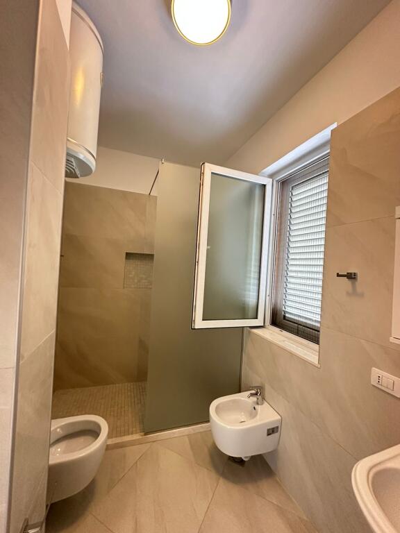 Kopshti Zoologjik 3+1 me verande/ Qera