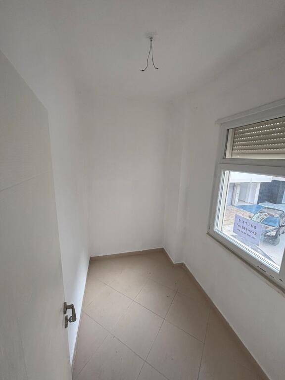 Shitet apartament 2+1 Fresk