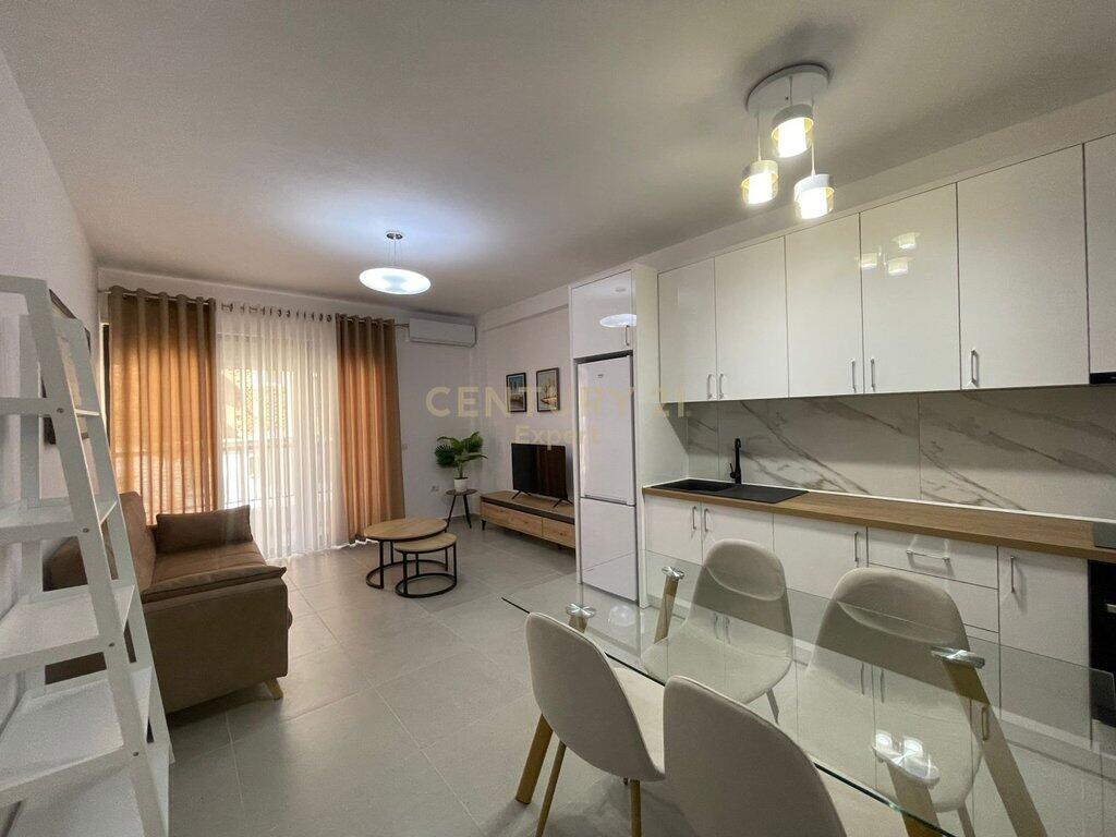 JAPIM ME QIRA APARTAMENT 1+1 POST PARKIMIN, NE RRUGEN E DURRESIT! 800 € /Muaj
