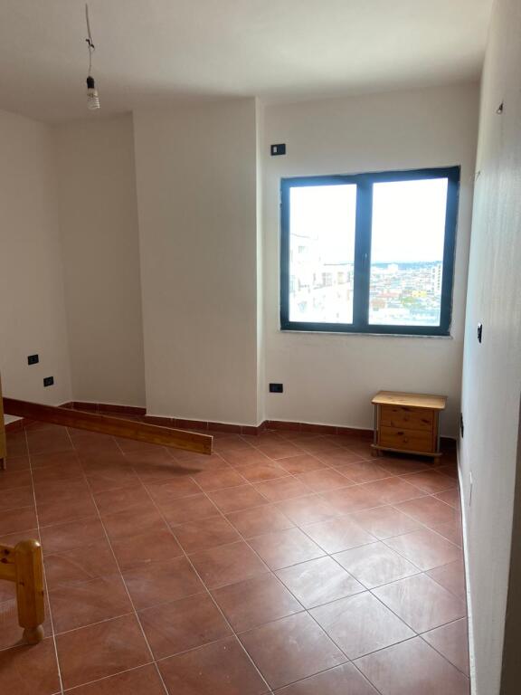 VENDESI APPARTAMENTO 1+1 MARKATA DURRES