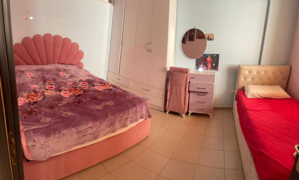 Appartamento 2+1 dietro Casa Italia, pronto per abitare.