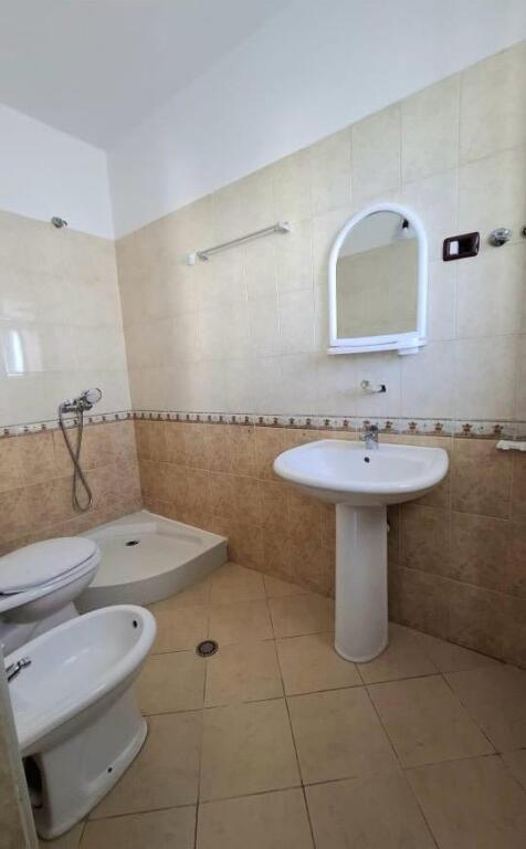 Apartament 2+1+2 me qira në Astir, Tiranë