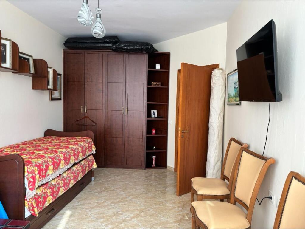 Jepet Apartament Me Qera , Ne Vlore