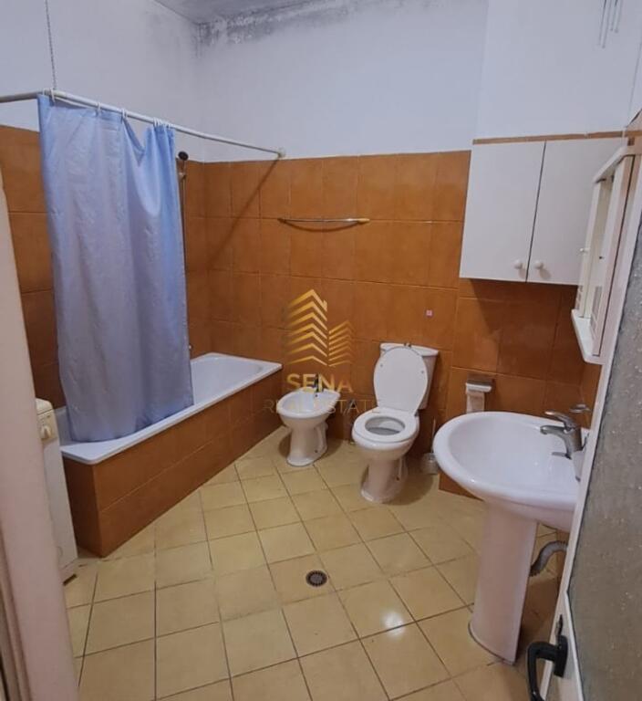 Qira, Hyrje Private, 1+1+blk,21 Dhjetori, 40,000 Lek/muaj