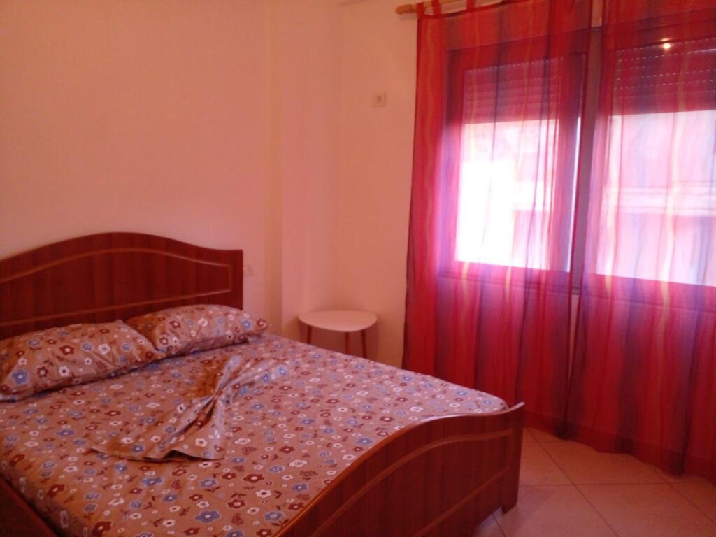 Jepet Apartament Me Qera , Ne Vlore