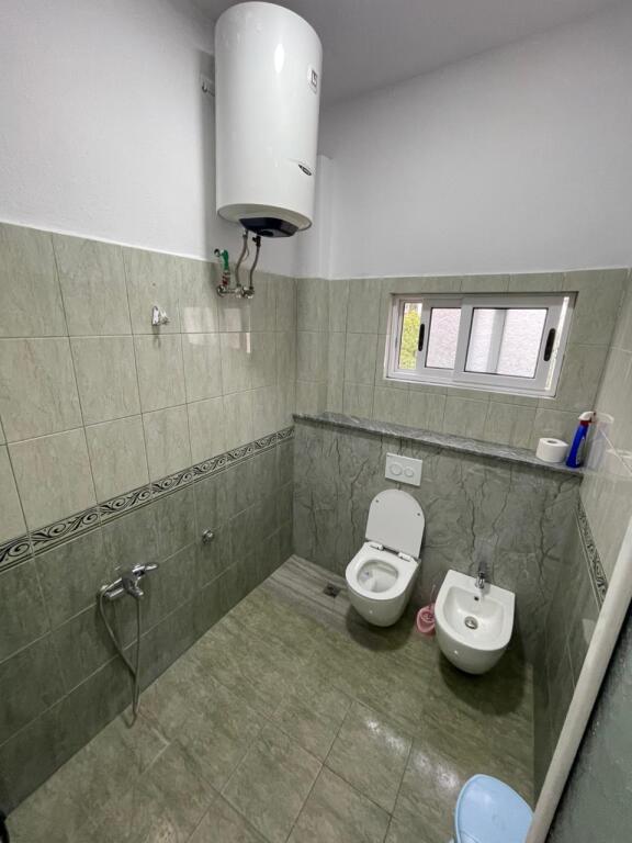 Jepet me qira apartament 2+1 tek Rruga Myslym Keta!!!!