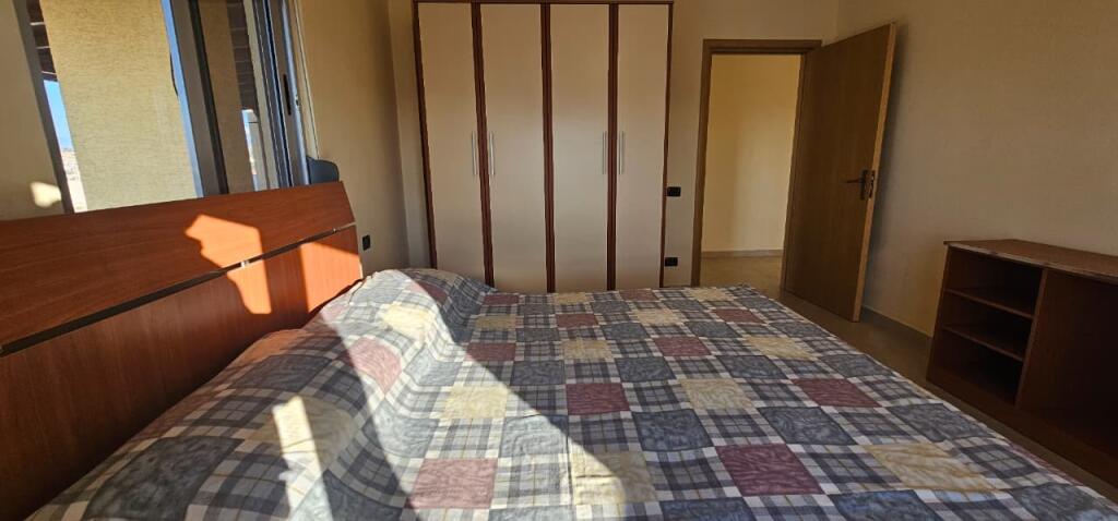 JEPET ME QIRA – 2+1+2 me verandë 200 m², Plazh “Te Tocaku”, Durrës 🏖️🏢