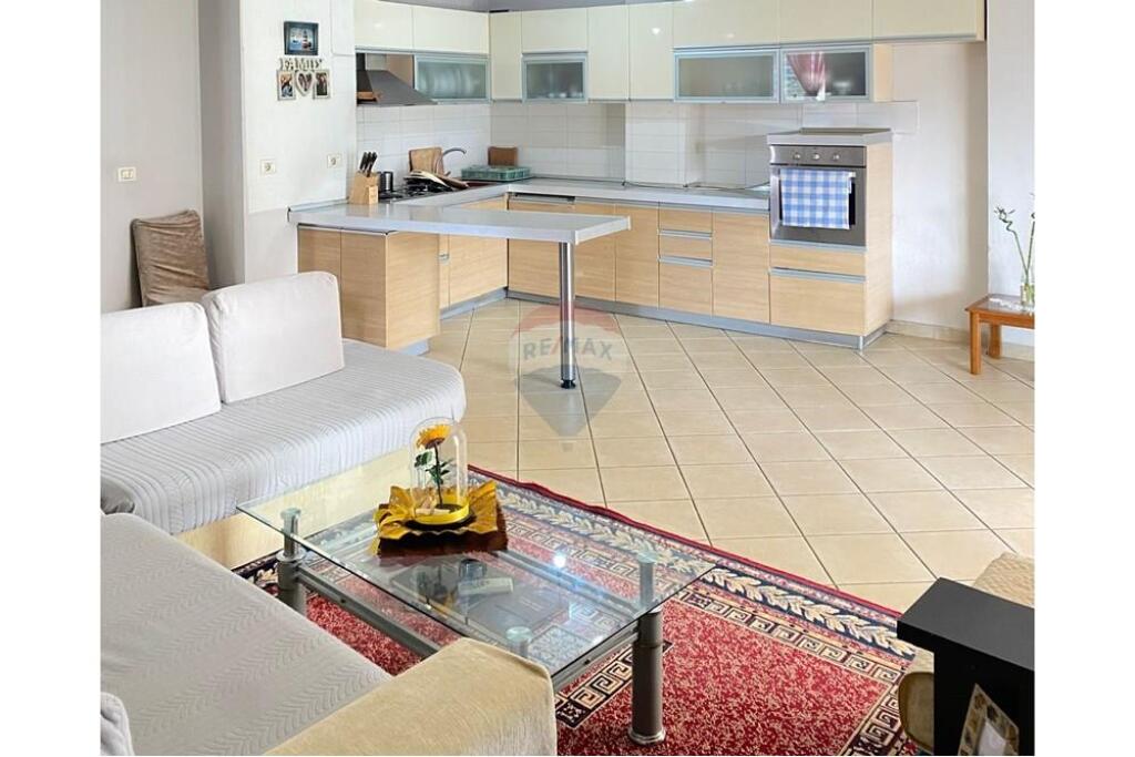 Apartment 2+1 with veranda for sale in Astir