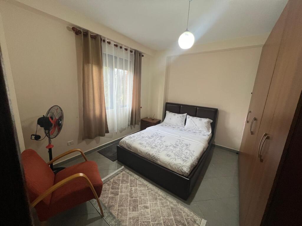 APARTAMENT 3+1 +2 PER QERA  PRAPA SHKOLLES GJERGJ KASTRIOTI.