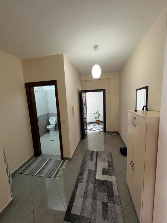 APARTAMENT 3+1 +2 PER QERA  PRAPA SHKOLLES GJERGJ KASTRIOTI.