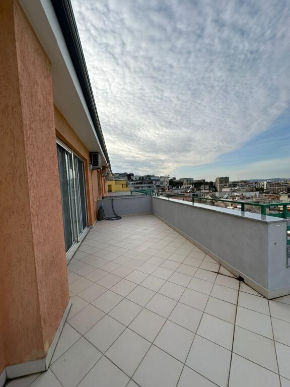 Kopshti Zoologjik 3+1 me verande/ Qera