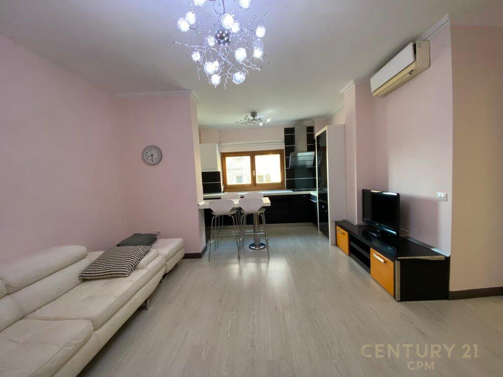 🏠 SHITET APARTAMENT 1+1+DEPO – ALI DEMI, BUZË RRUGËS KRYESORE