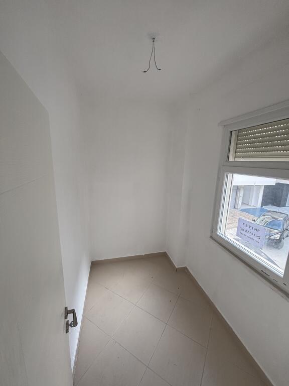 Shitet apartament 2+1 ne Fresk