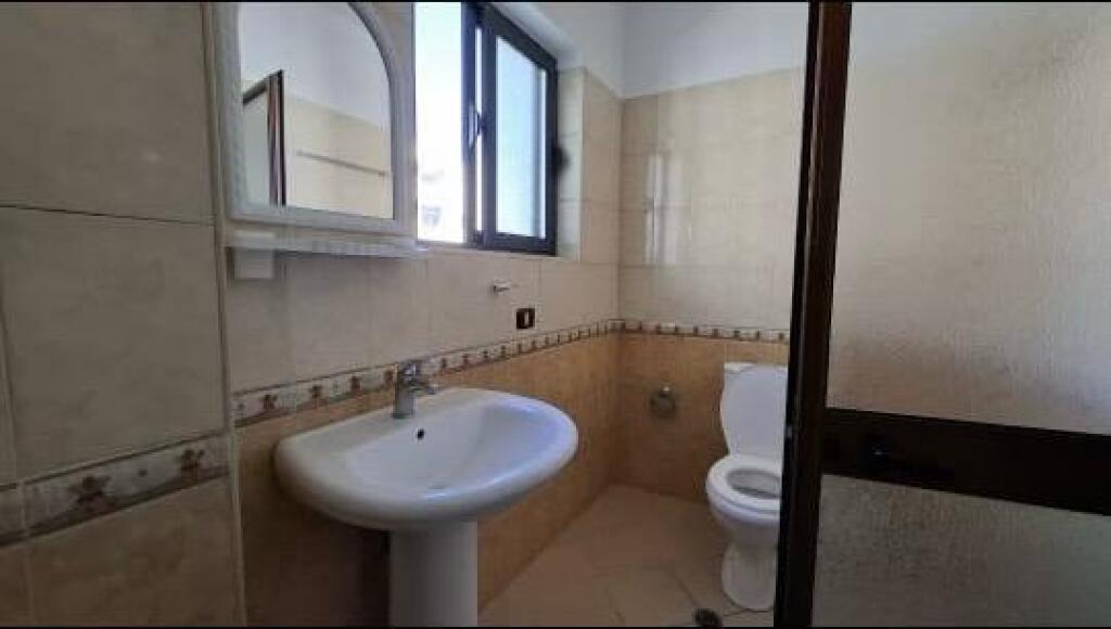 Apartament 2+1+2 me qira në Astir, Tiranë