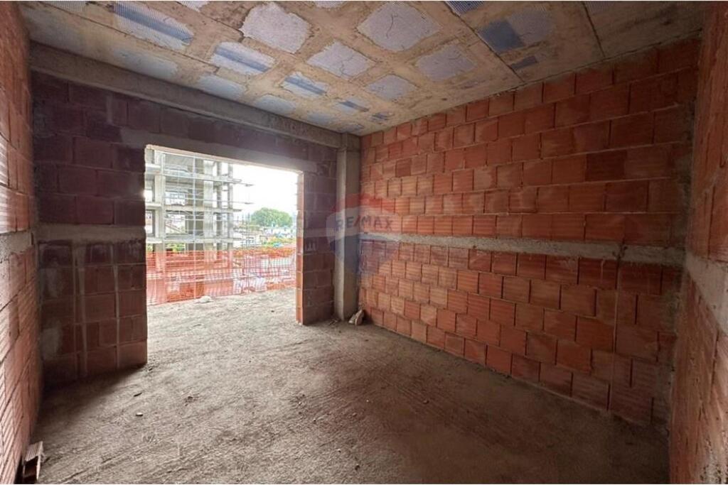 APARTAMENT 2+1 PER SHITJE TEK FUSHA AVIACIONIT