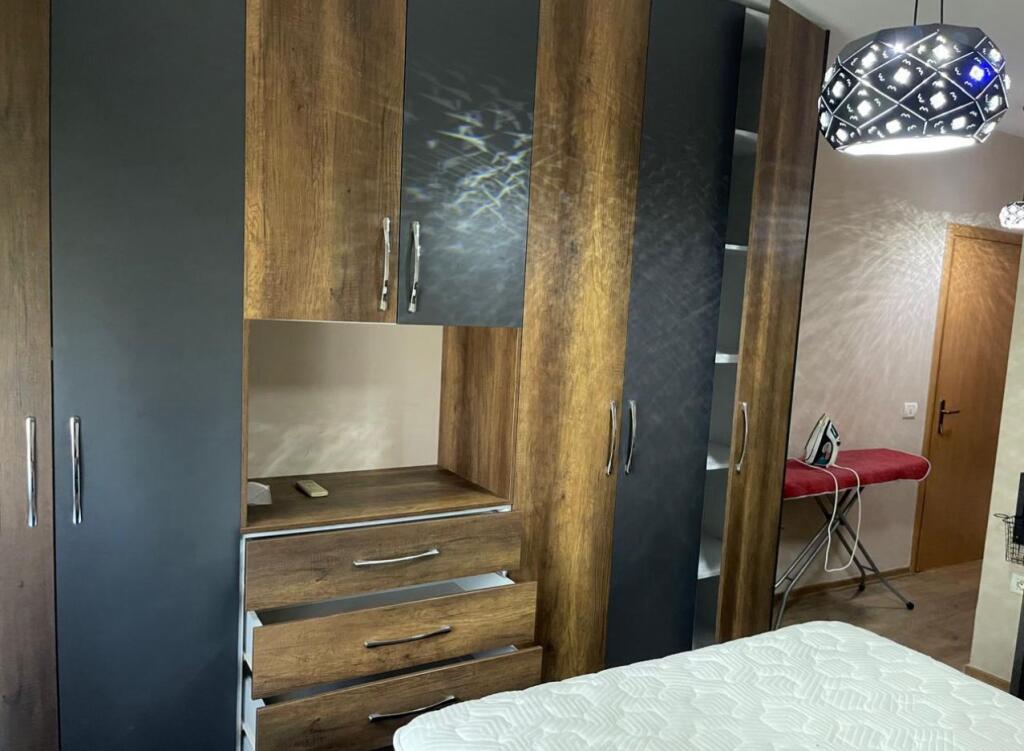 Apartament me qera 2+1