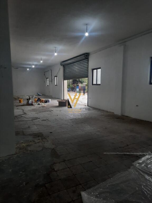 JEPET MAGAZINE 306 M2 ME QERA TE KAFJA E RREMES 150.000 LEKE