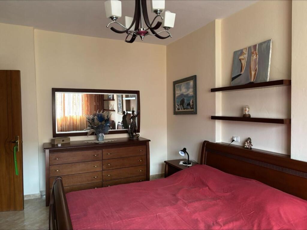 Jepet Apartament Me Qera , Ne Vlore