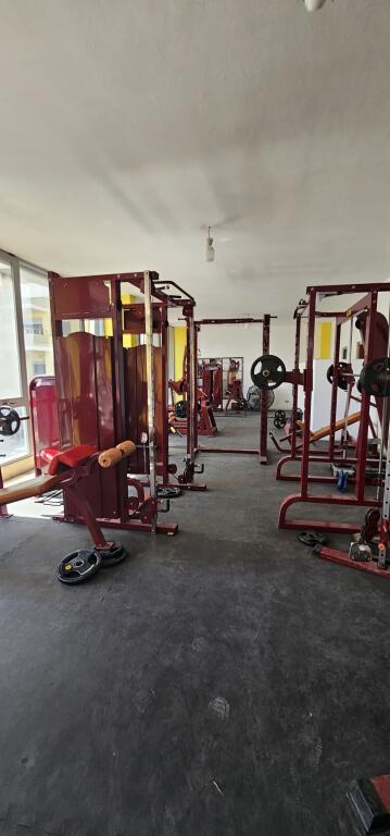 VENDESI AMBIENTE DI 192 M2 POSSIBILITA' DI 3 APPARTAMENTI DI 1+1 L.13 PLAZH