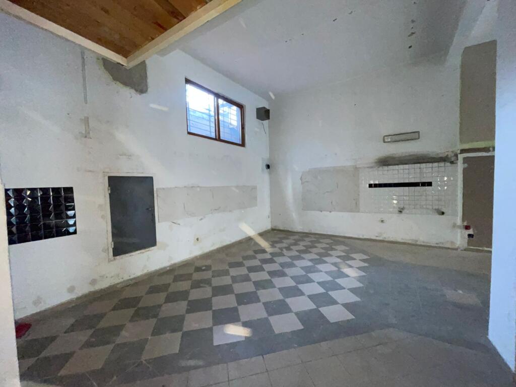 🏢 STORE FOR RENT ON EGNATIA STREET, DURRES