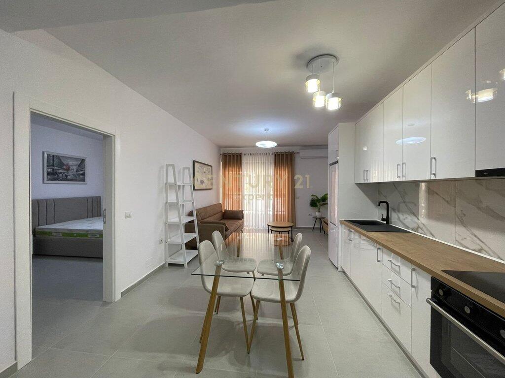 JAPIM ME QIRA APARTAMENT 1+1 POST PARKIMIN, NE RRUGEN E DURRESIT! 800 € /Muaj