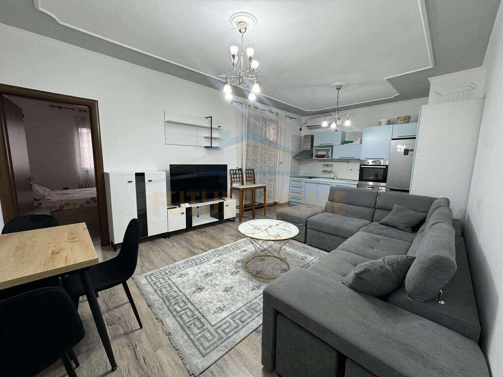 Qera , Apartament 2+1 Ruga Asim Vokshi , Tiranë 550 €,UNA59371