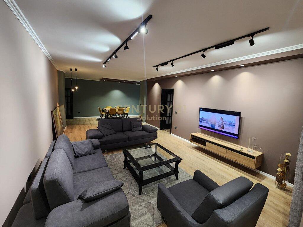Apartment 3+1+2 for Rent at the “21 Dhjetori” Intersection, Tirana!