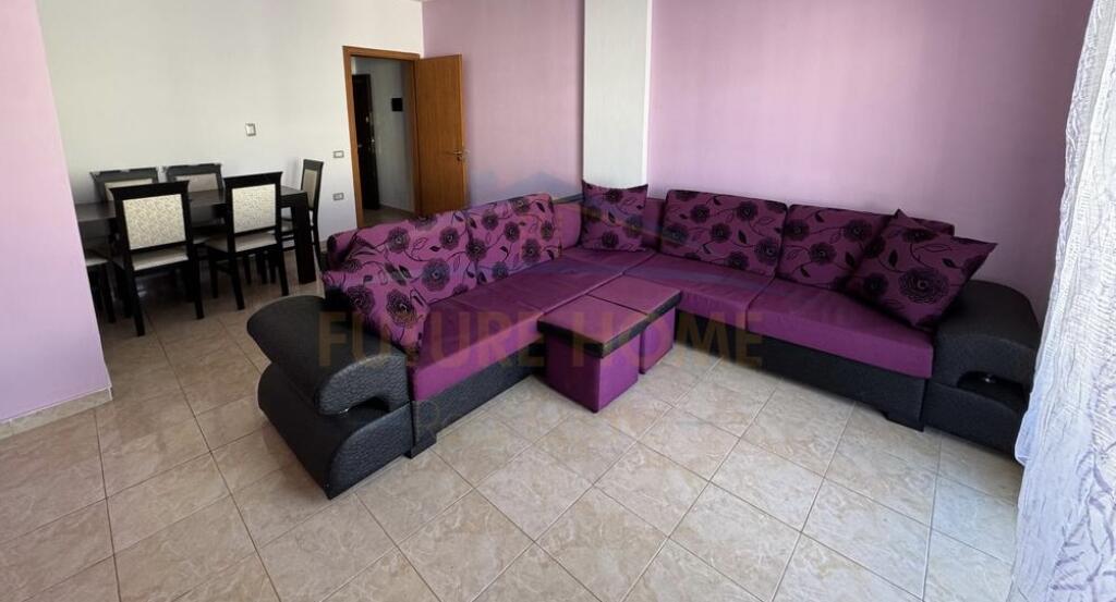Shitet, Apartament 1+1 , Fresk, Tiranë.
